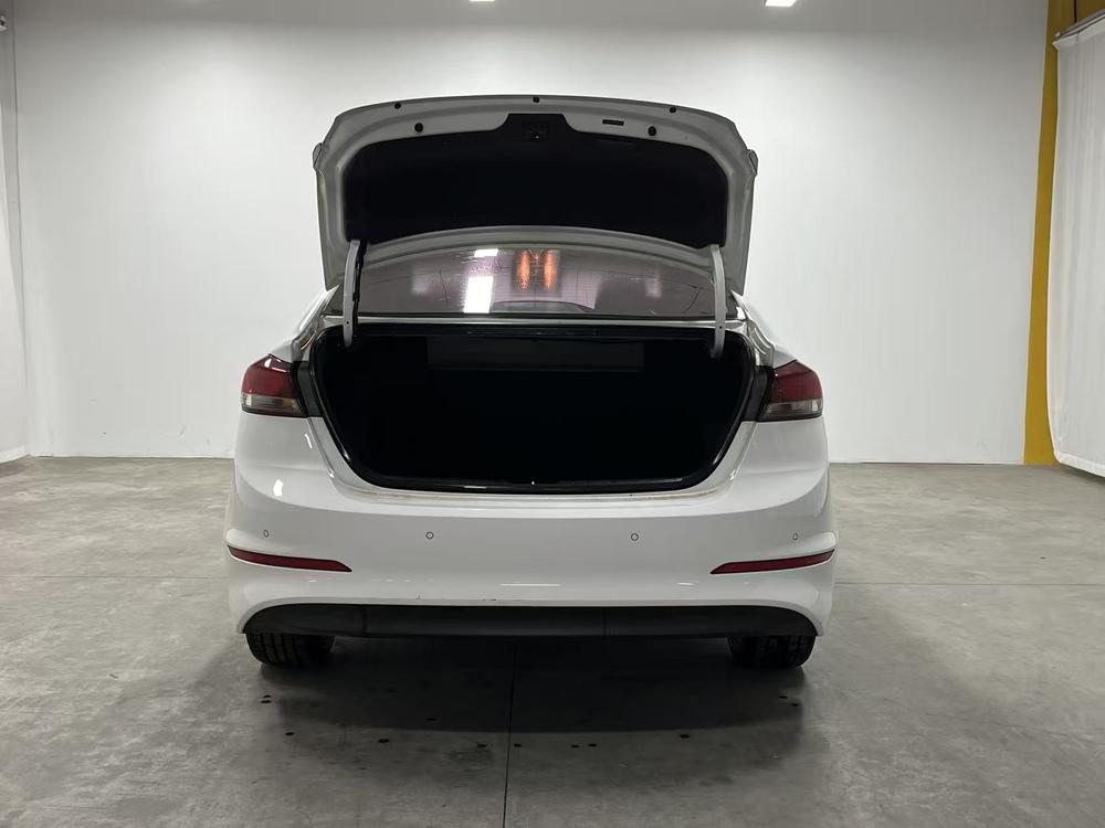 Hyundai Elantra Lingdong