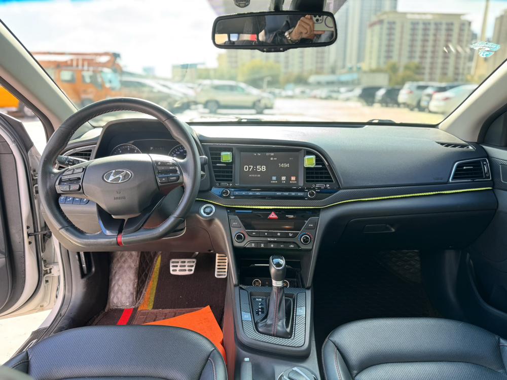Hyundai Elantra Lingdong