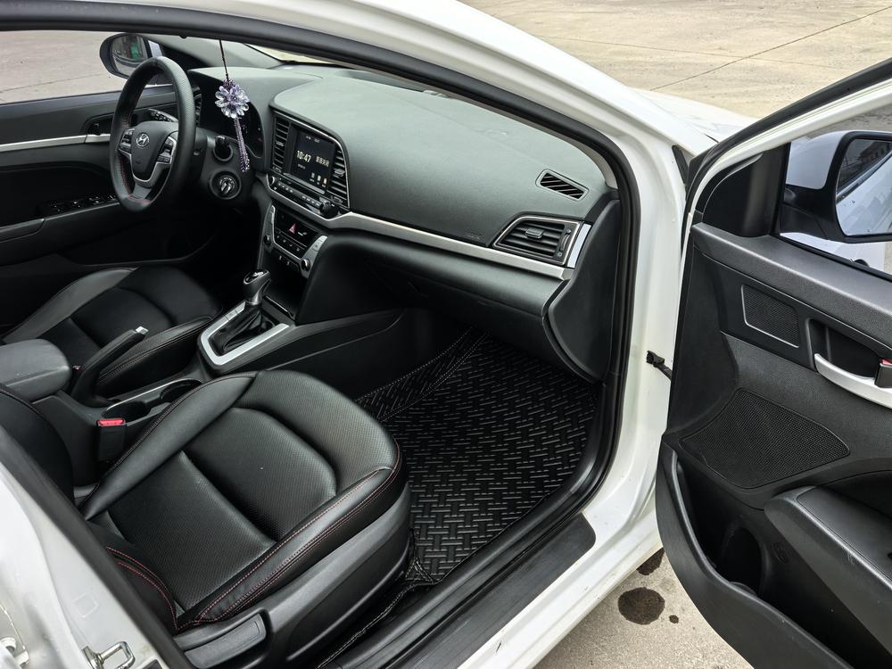 Hyundai Elantra Lingdong