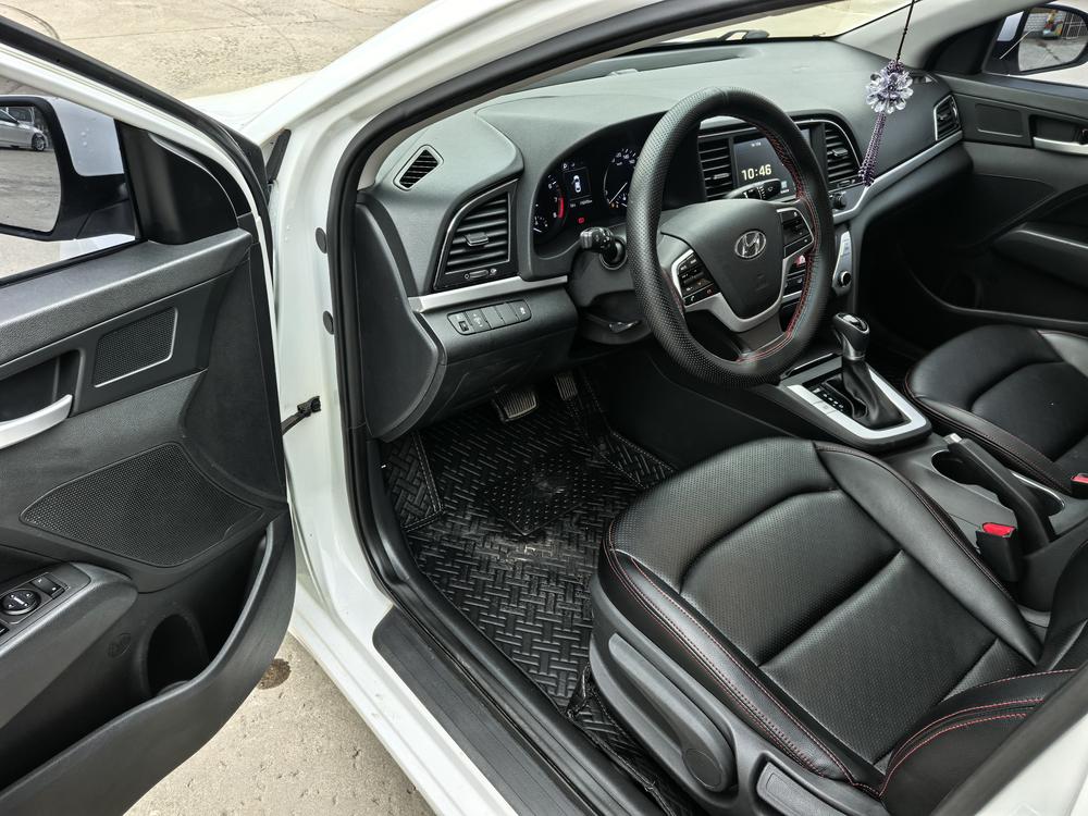 Hyundai Elantra Lingdong