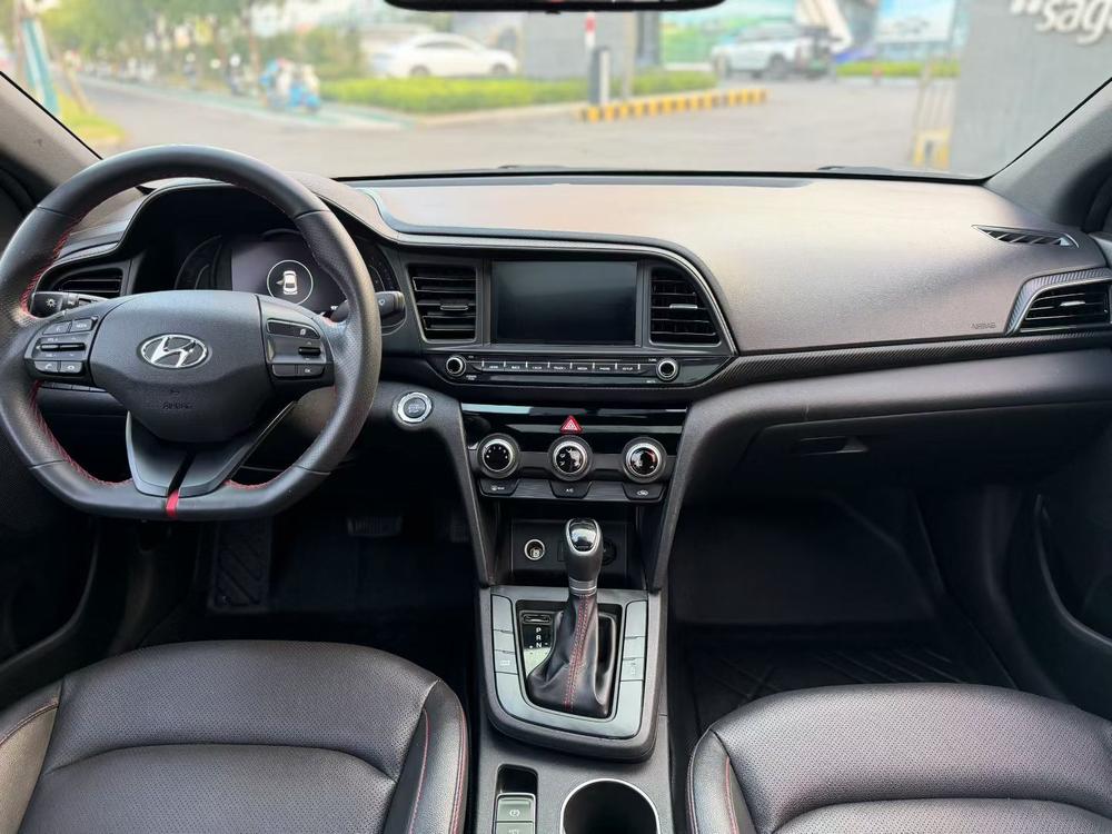 Hyundai Elantra Lingdong