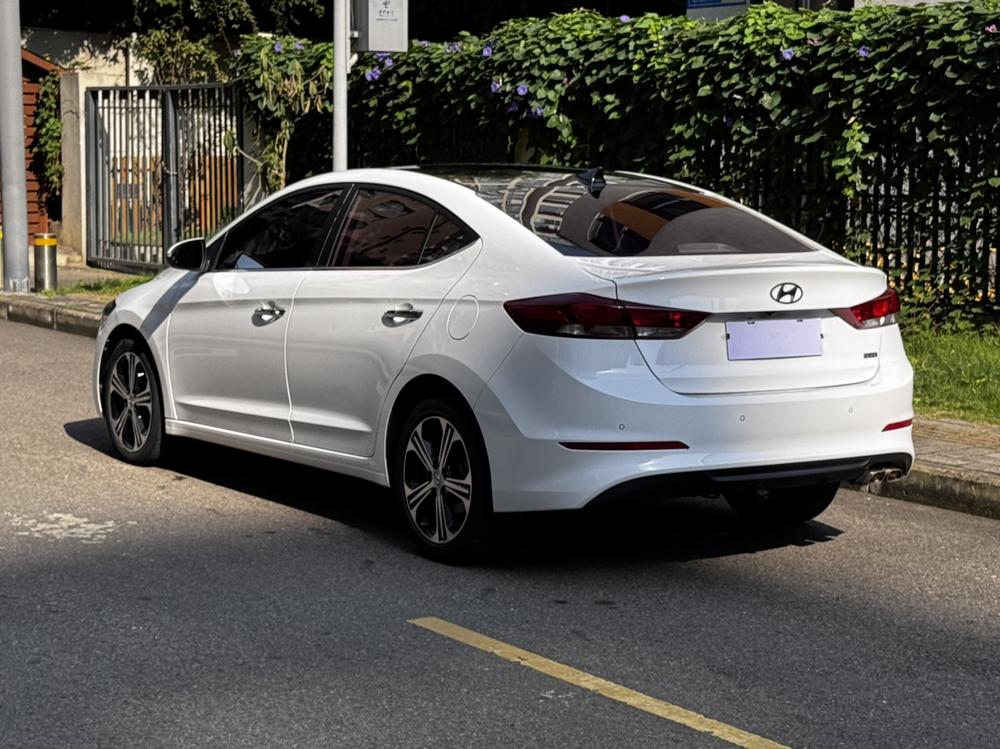 Hyundai Elantra Lingdong
