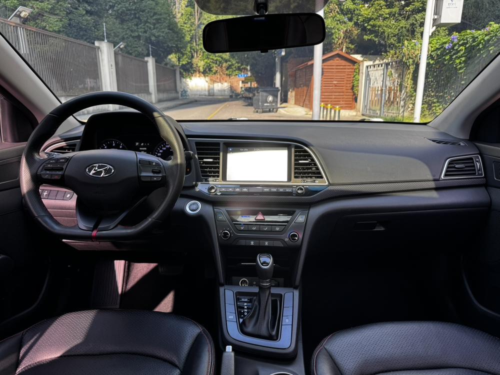 Hyundai Elantra Lingdong