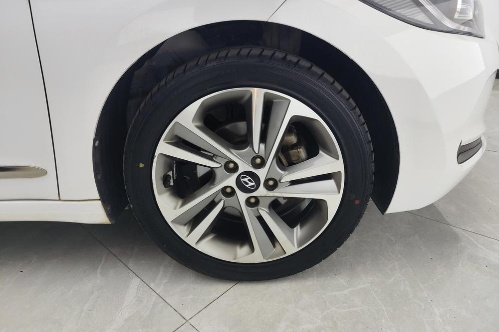 Hyundai Elantra Lingdong