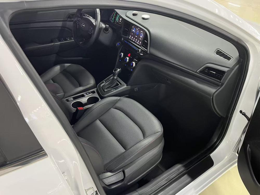 Hyundai Elantra Lingdong
