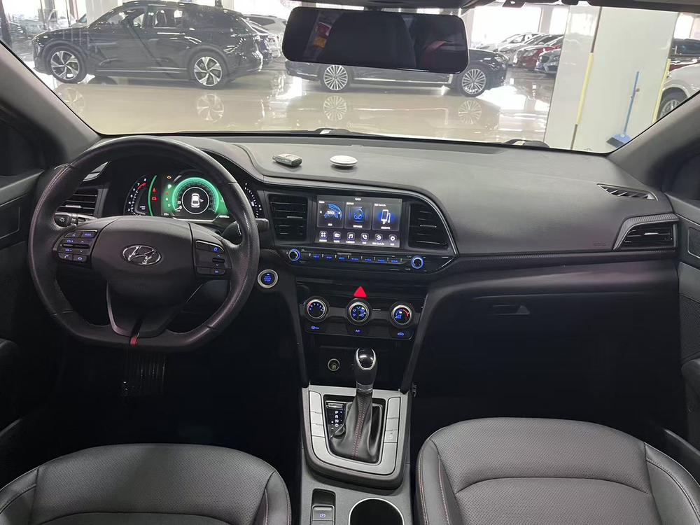 Hyundai Elantra Lingdong