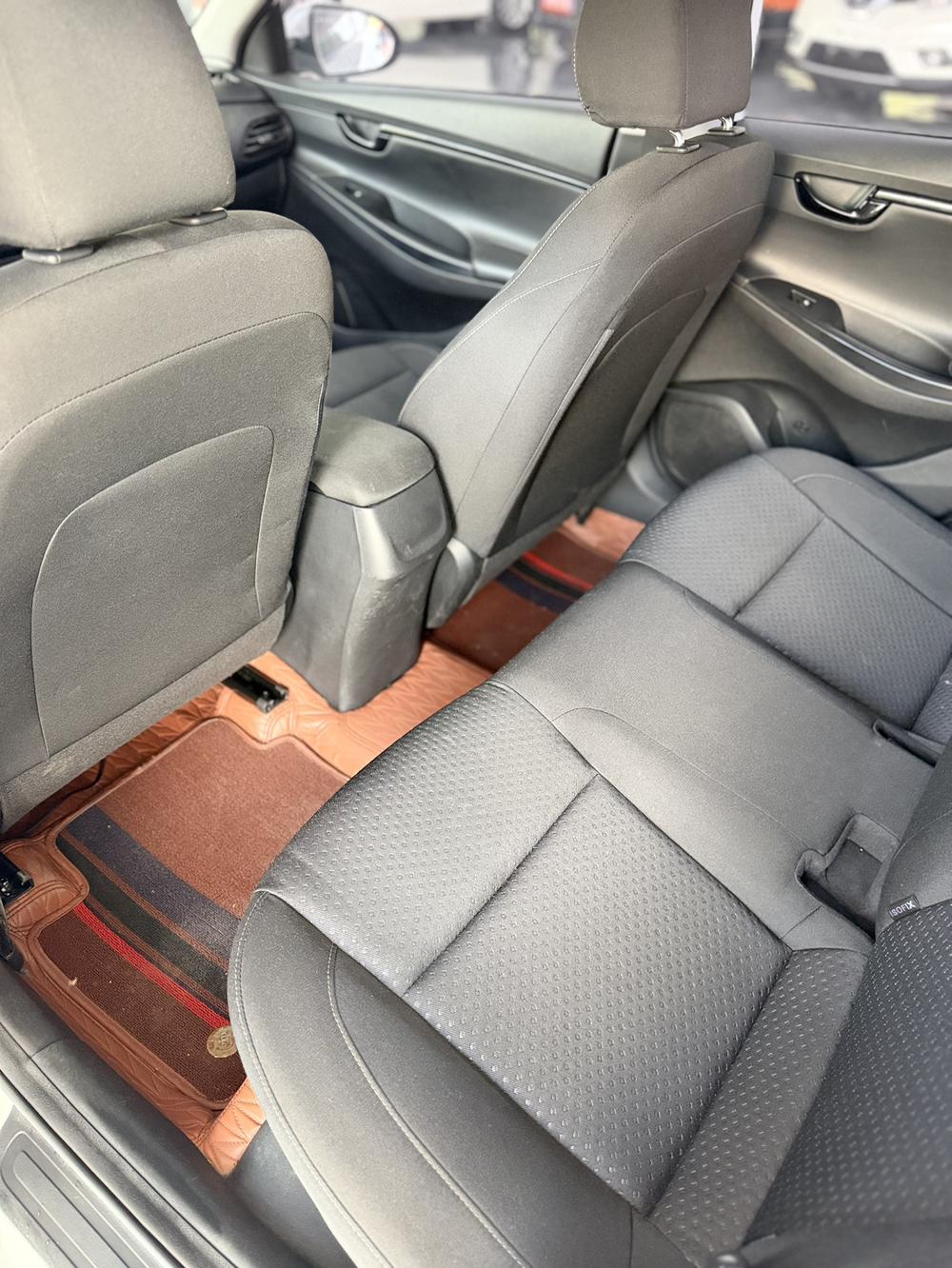 Hyundai Elantra Yuedong
