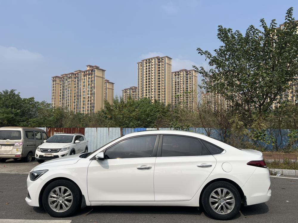 Hyundai Elantra Yuedong