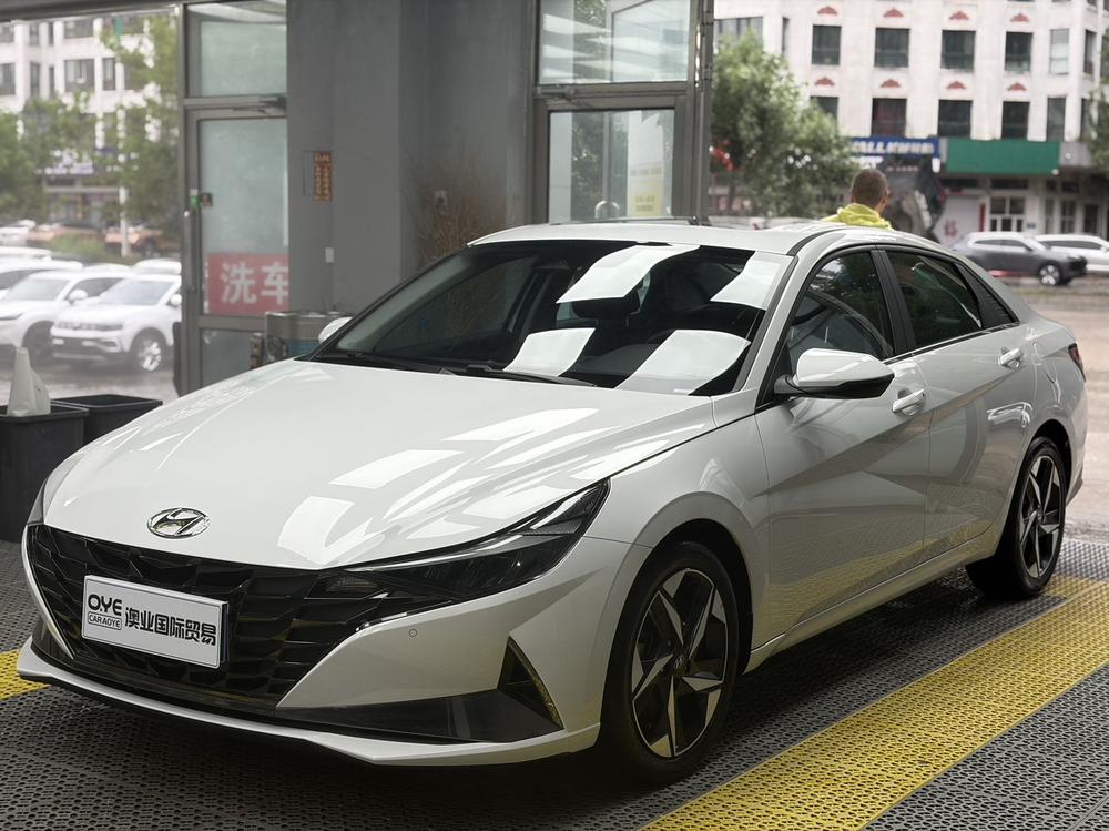 Hyundai Elantra