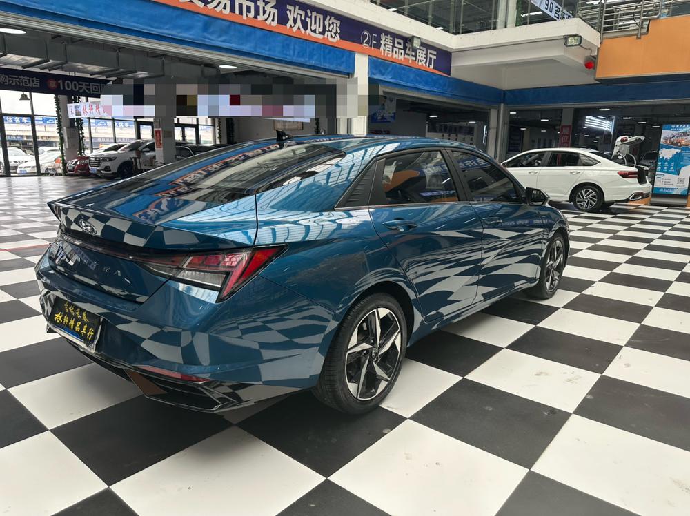 Hyundai Elantra