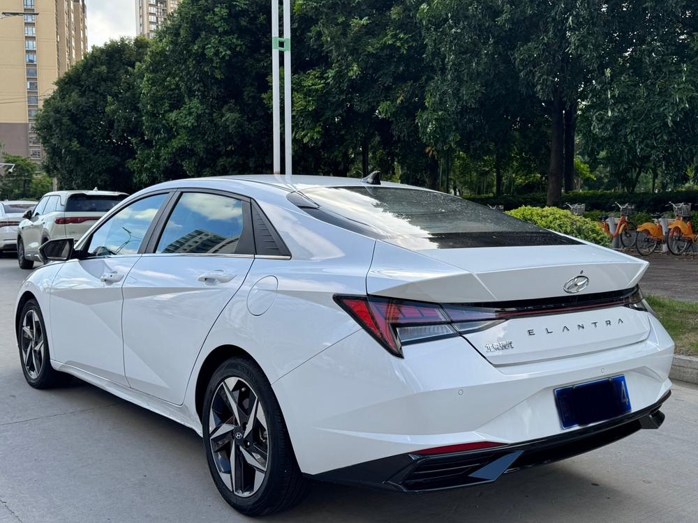 Hyundai Elantra