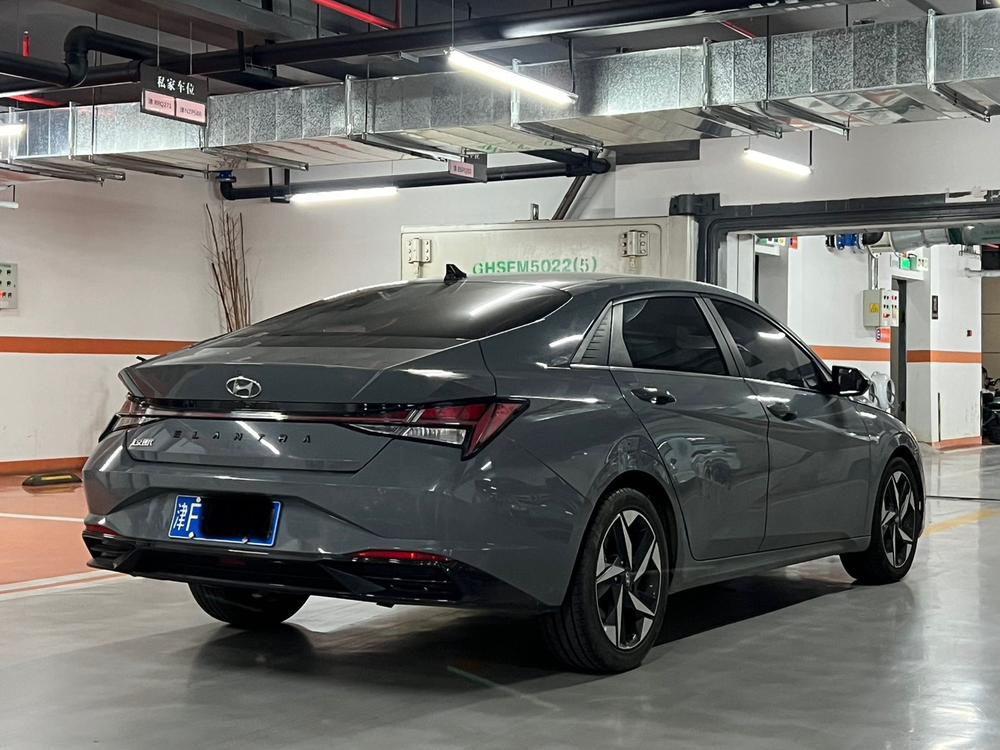 Hyundai Elantra