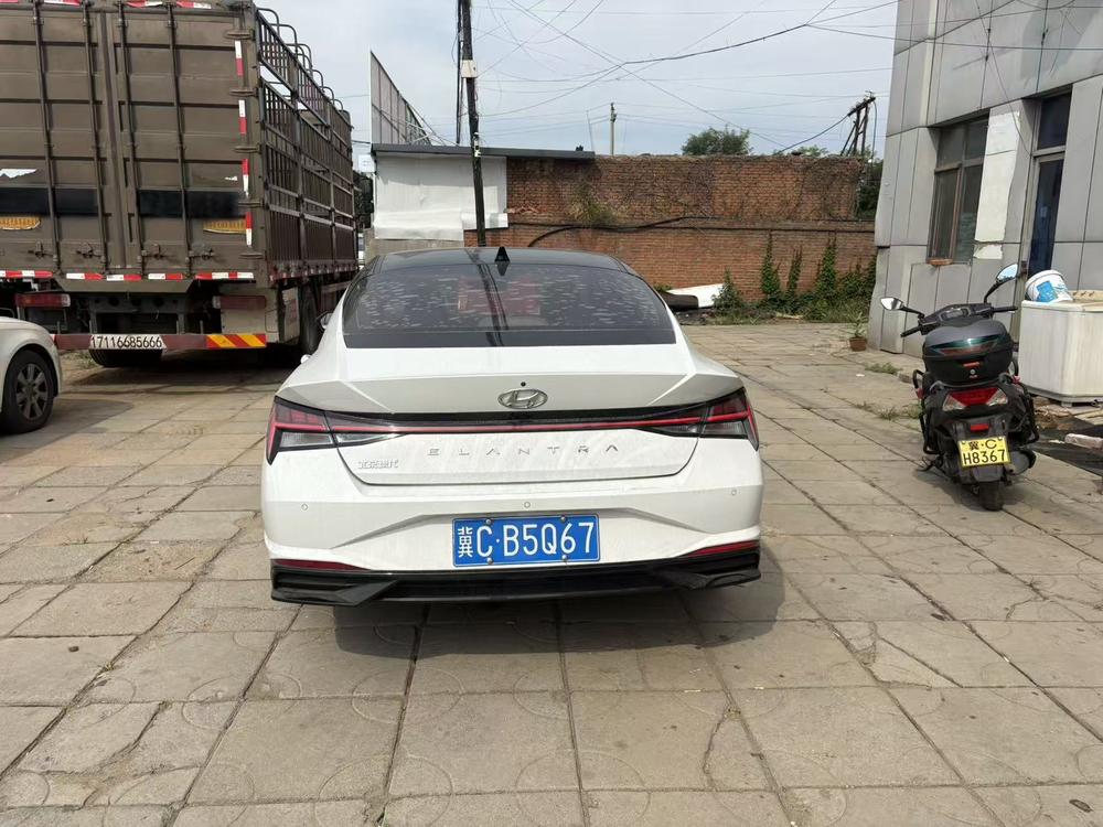 Hyundai Elantra