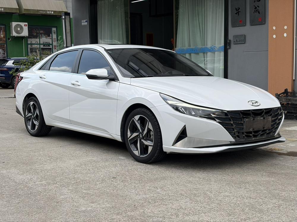 Hyundai Elantra