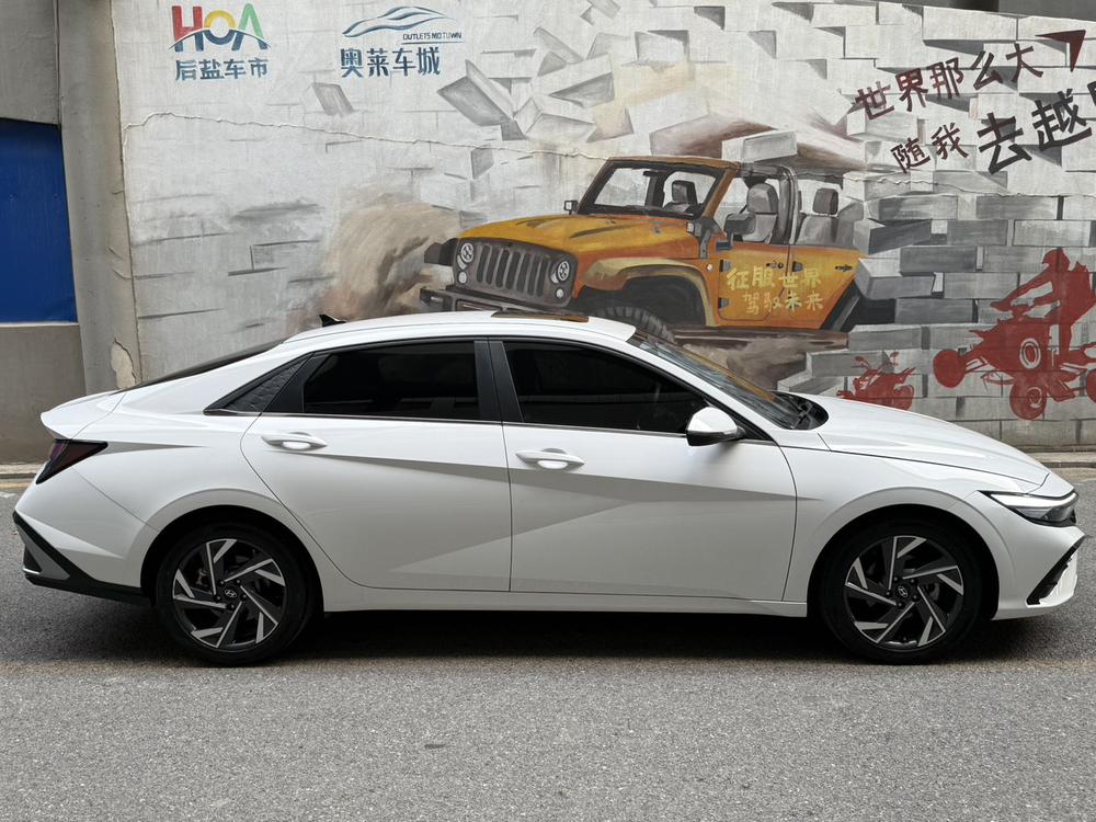Hyundai Elantra