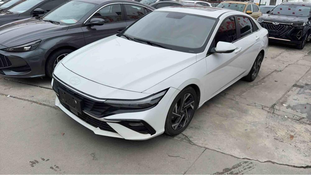 Hyundai Elantra