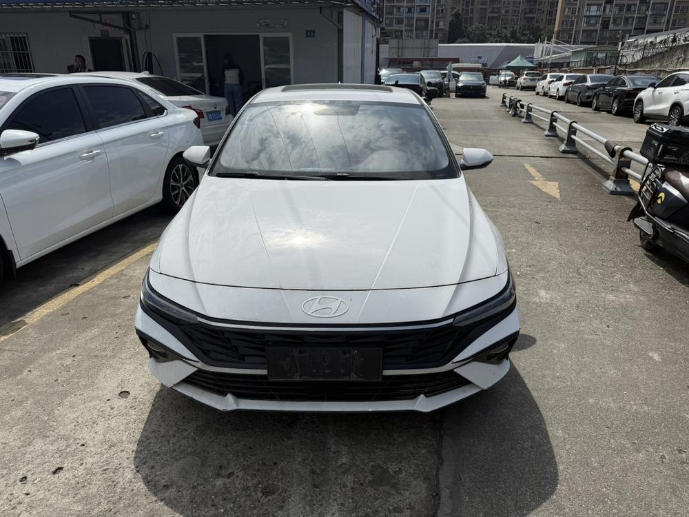 Hyundai Elantra