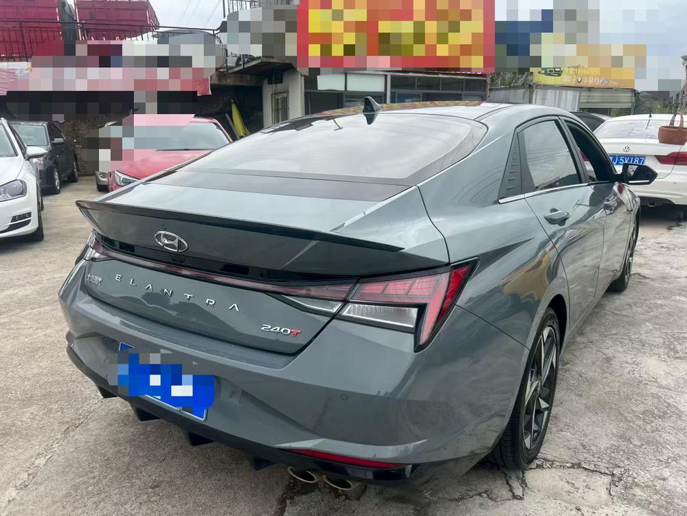 Hyundai Elantra