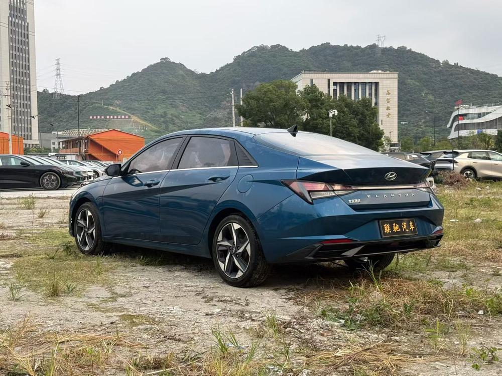Hyundai Elantra