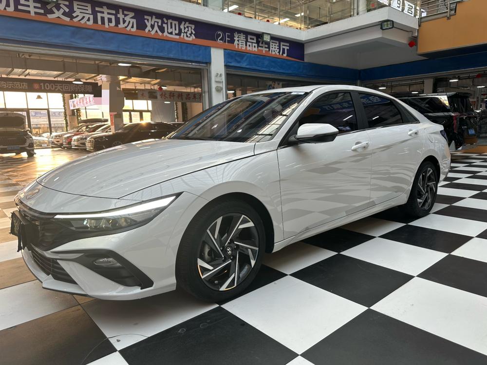 Hyundai Elantra