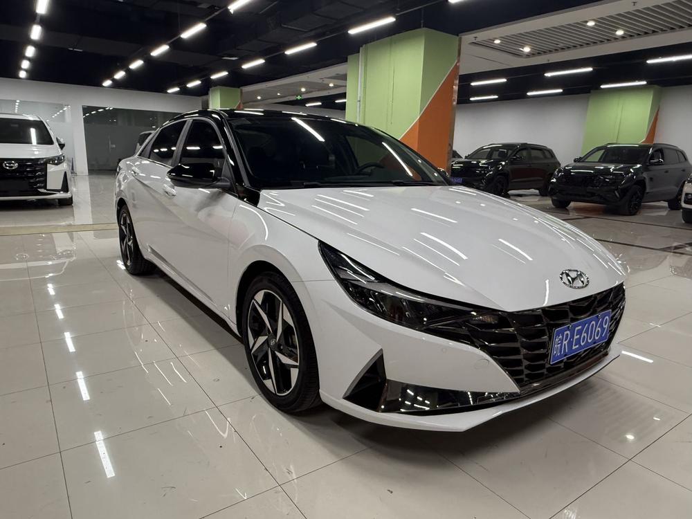 Hyundai Elantra