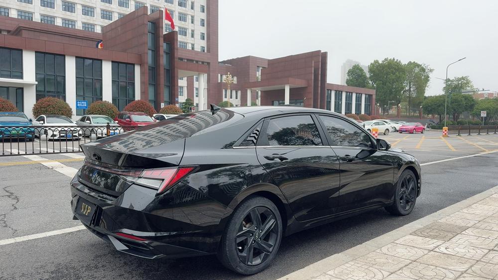 Hyundai Elantra