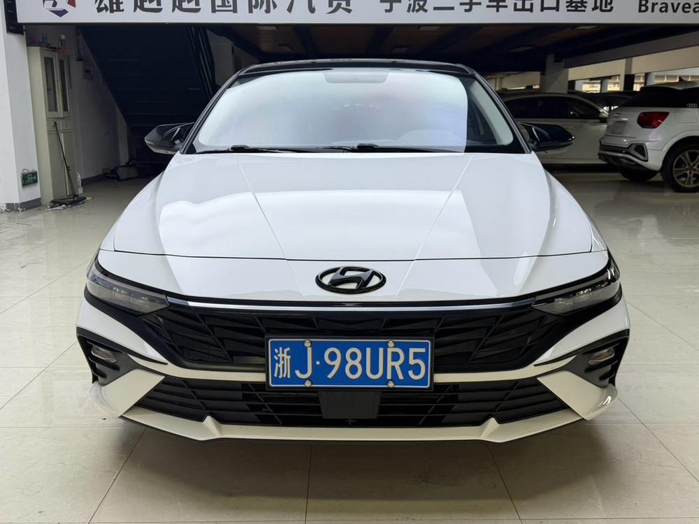 Hyundai Elantra