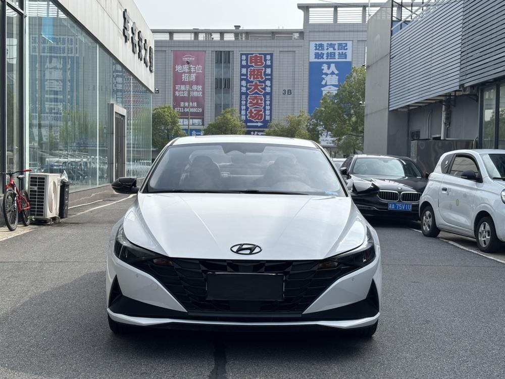 Hyundai Elantra