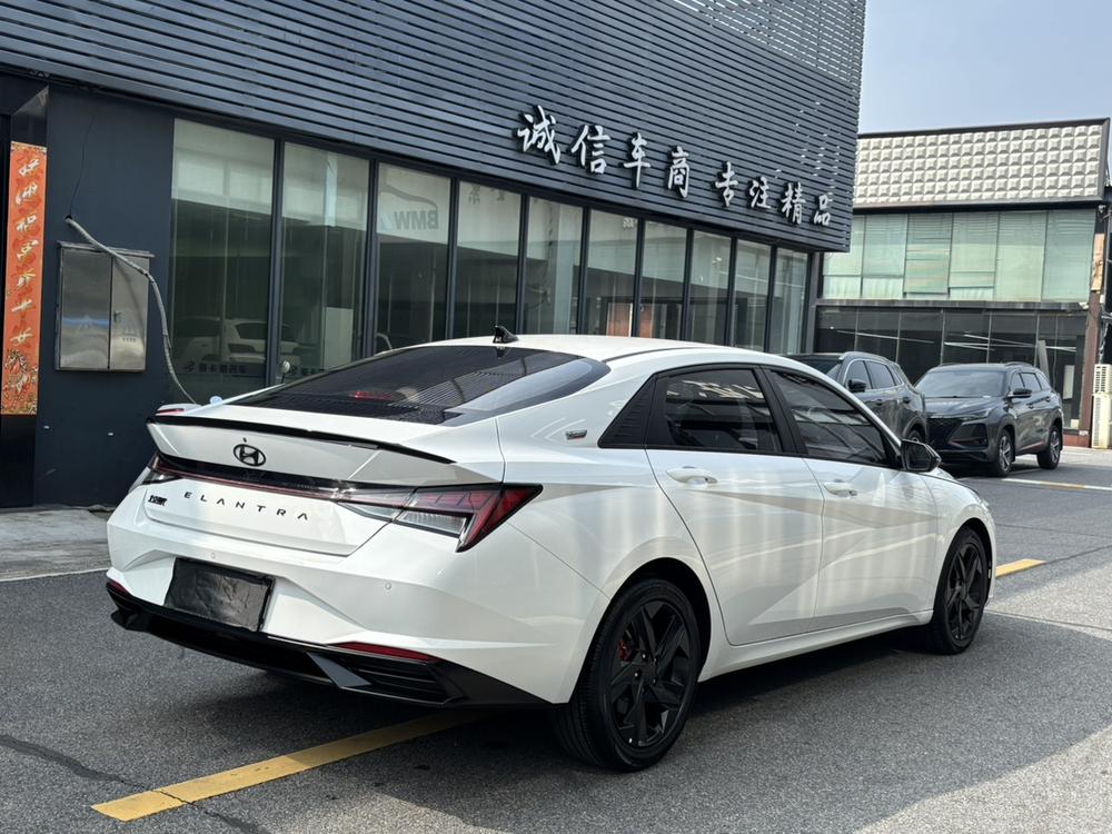Hyundai Elantra