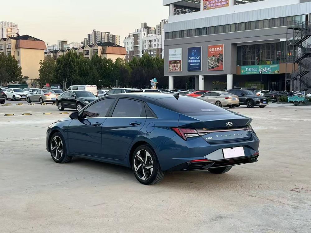 Hyundai Elantra
