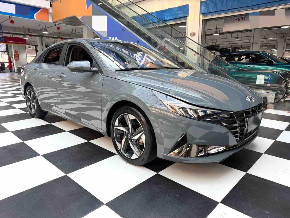 Hyundai Elantra