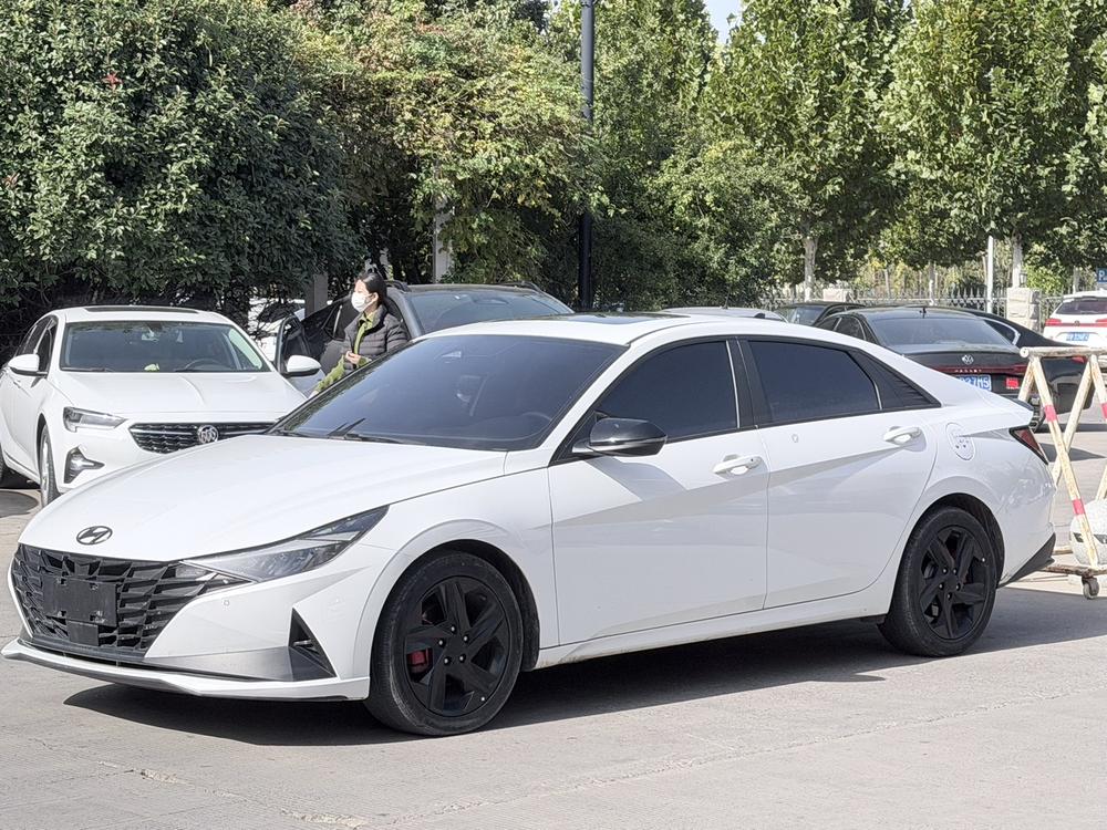 Hyundai Elantra