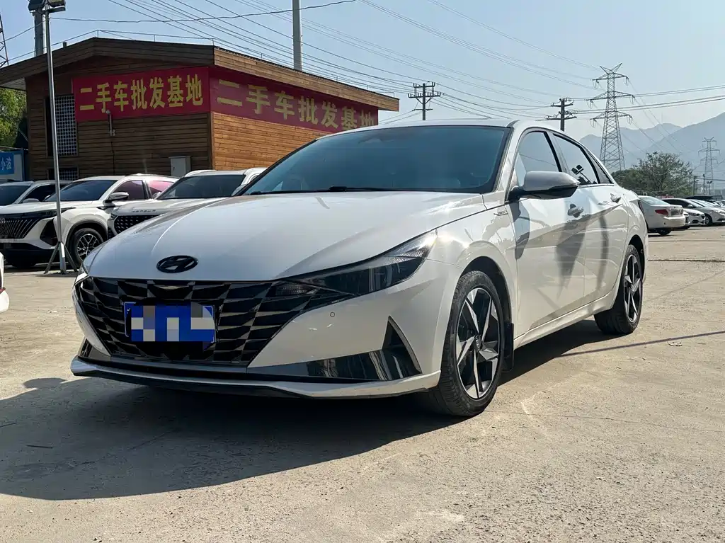 Hyundai Elantra