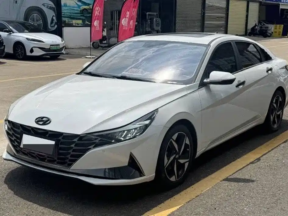Hyundai Elantra