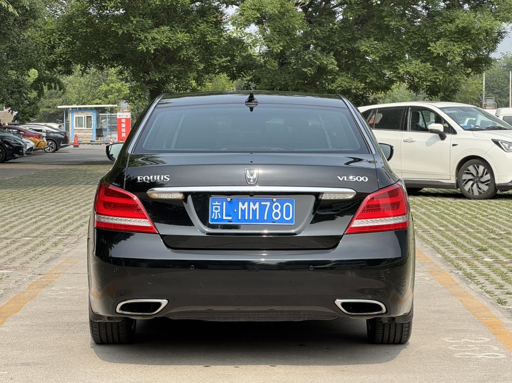Hyundai Equus