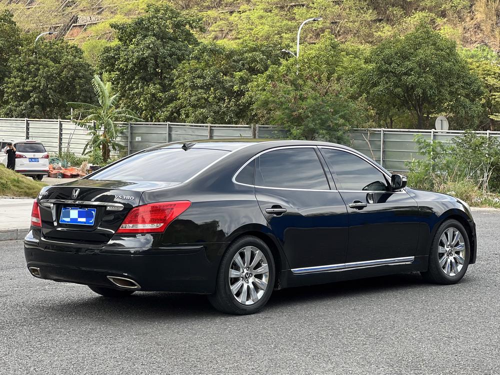Hyundai Equus