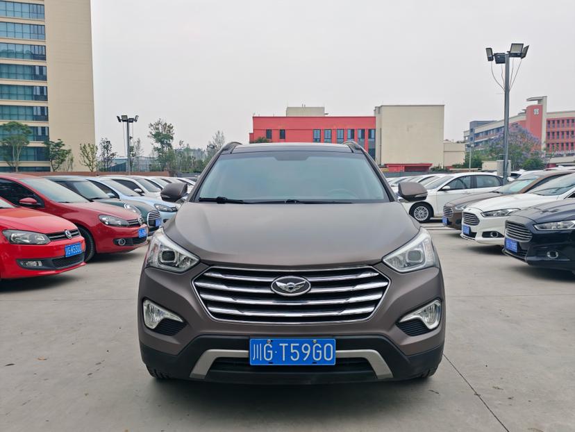 Hyundai Grand Santa Fe