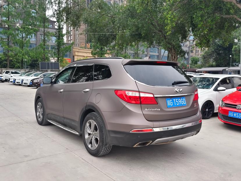 Hyundai Grand Santa Fe