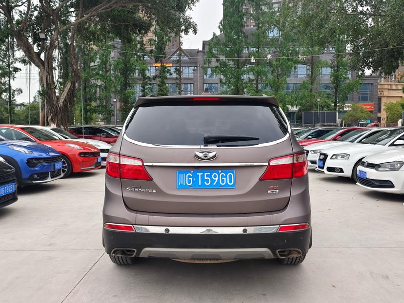 Hyundai Grand Santa Fe