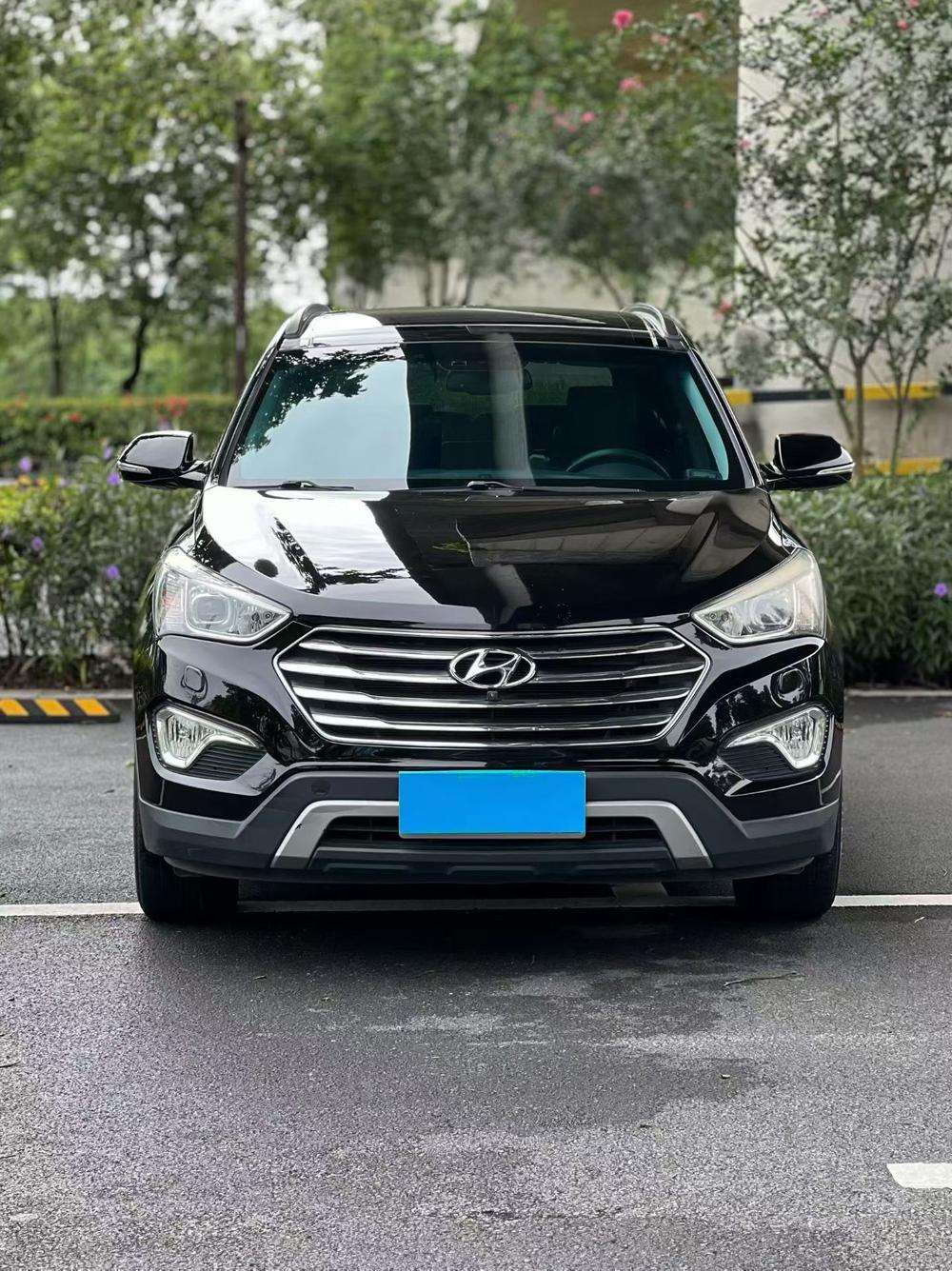 Hyundai Grand Santa Fe