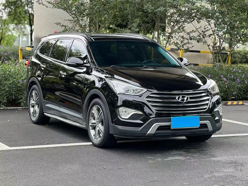 Hyundai Grand Santa Fe