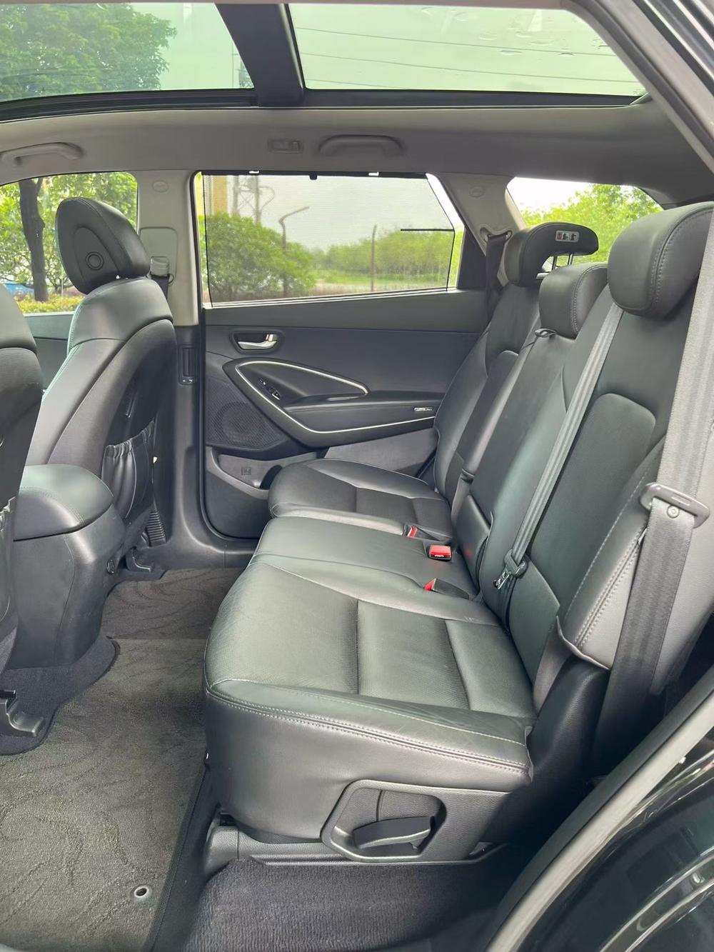 Hyundai Grand Santa Fe