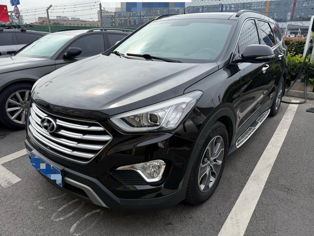 Hyundai Grand Santa Fe