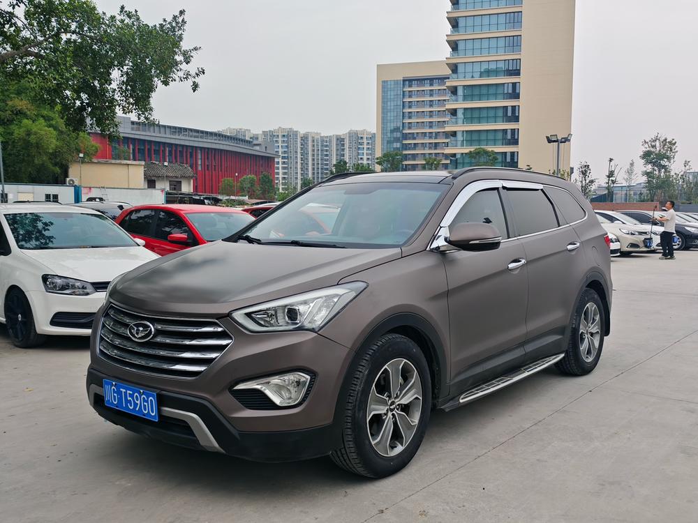 Hyundai Grand Santa Fe