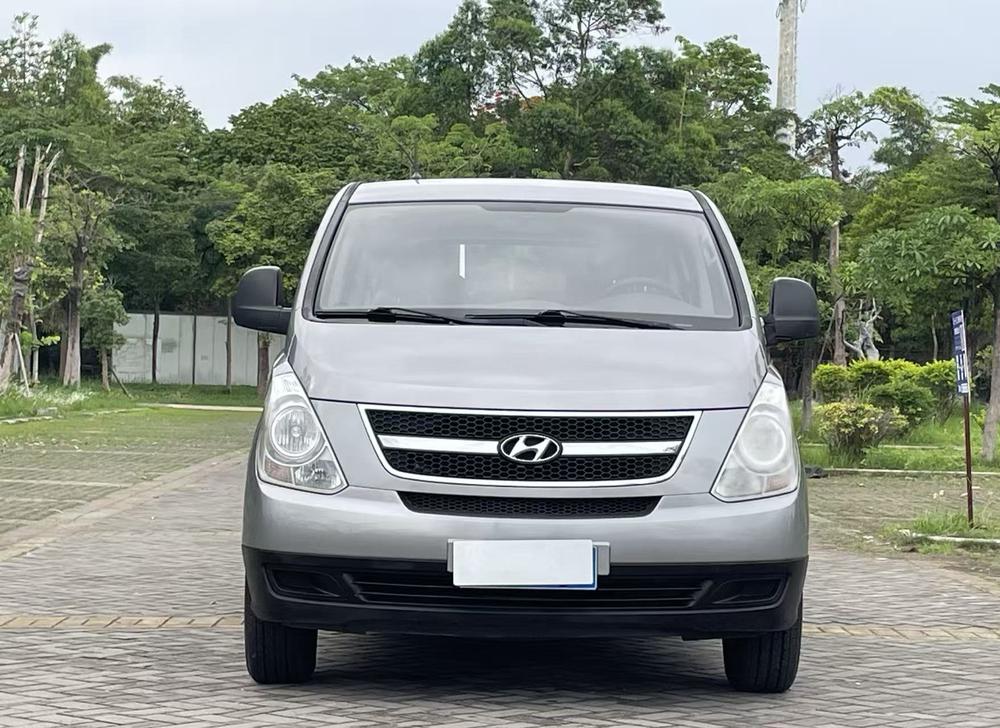 Hyundai H-1