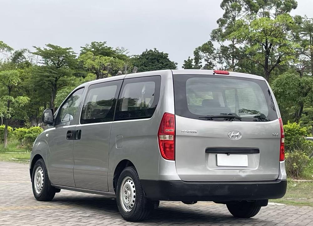 Hyundai H-1