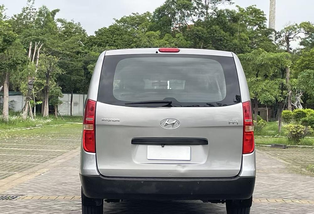 Hyundai H-1