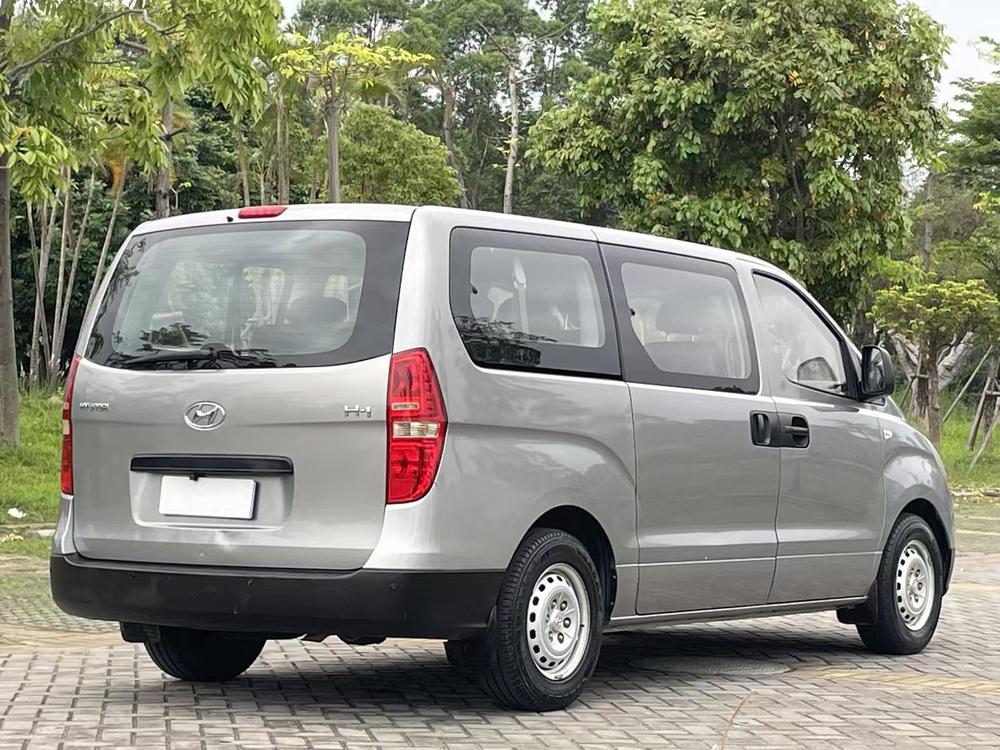Hyundai H-1