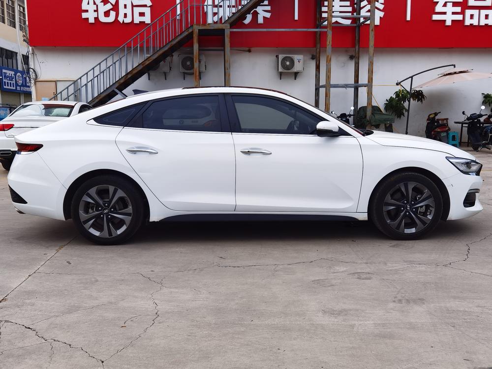 Hyundai Lafesta