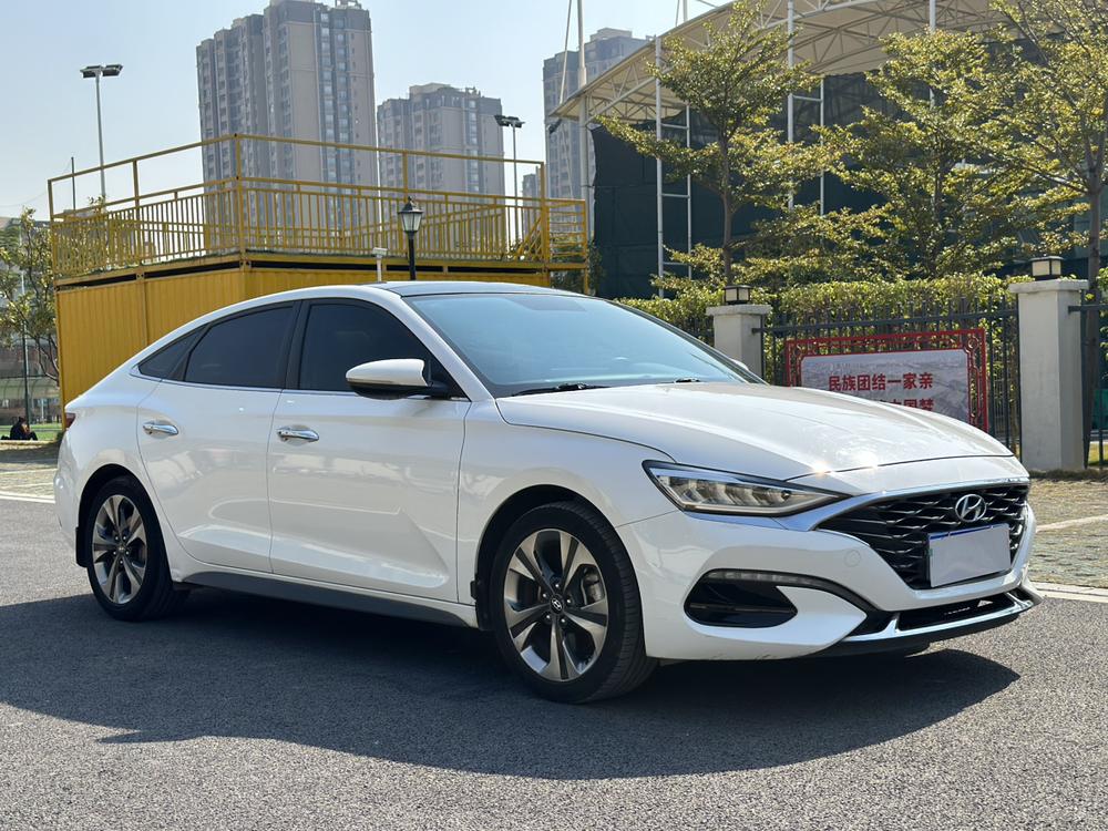 Hyundai Lafesta